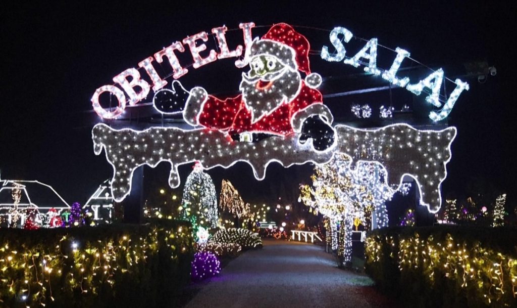 Хърватско имение грее с милиони коледни светлини, привличайки хиляди туристи