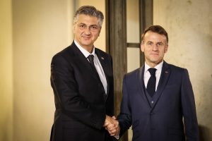 Хърватия закупува 18 гаубици „Сезар“ от Франция за 320 млн. евро