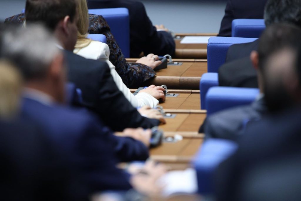 Предстои дебат по шестия вот на недоверие срещу кабинета „Желязков“