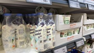 Експерти алармират: Млечните продукти поскъпват, качеството е без контрол