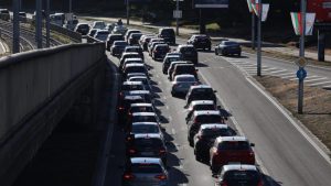 Празничен трафик: Очакват се задръствания, засилват се мерките по пътищата