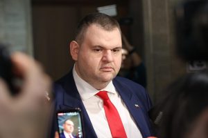 Делян Пеевски: Политически чадър стои зад освобождаването на директора на 138-о училище