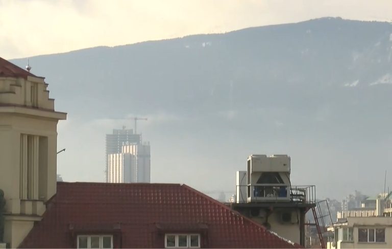 София диша тежко: Замърсяване с фини прахови частици в ключови квартали София диша тежко: Замърсяване с фини прахови частици в ключови квартали