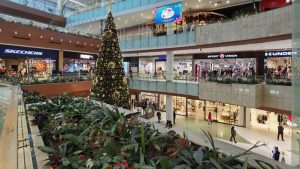 Предпразничен стрес: Над 60% харчат до 250 лв. за подаръци, купуват в последния момент