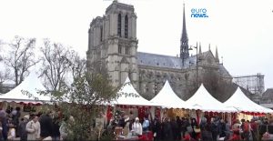 Коледно пазаруване: Хиляди търсят подаръци в последния момент