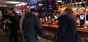 Хиляди пъбове в Англия пред фалит заради нови данъчни политики