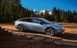 Xpeng P7+ идва в Европа: 2000 км пробег и 104 подобрения за китайския седан