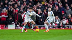 Илия Груев блести срещу "Ливърпул": "Лийдс" акцентира на спокойствието му отляво