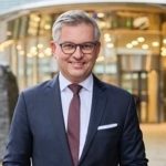 ЕК очаква рязко увеличение на депортациите от ЕС, Германия спира приема на бежанци