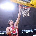 Везенков поведе „Олимпиакос“ към 12-а поредна победа в Гърция