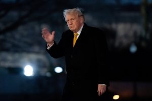 Тръмп предупреди Иран: САЩ ще ударят силно при убийства на демонстранти