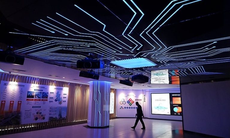 Китайският софтуерен бизнес с 13,3% ръст за 11 месеца на 2025 г.