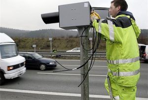 Франция вкарва в затвора за превишена скорост над 50 км/ч