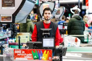 34% от клиентите на „Фантастико“ плащат с карта в първите дни на еврото, проверките за нарушения продължават