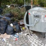 Призив към столичани: Не паркирайте до кофи за боклук, чистачите срещат трудности