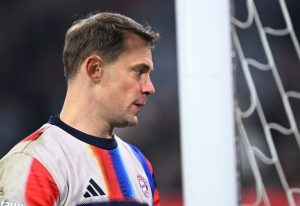 Нойер ще реши съдбата си през пролетта, въпреки подновения договор