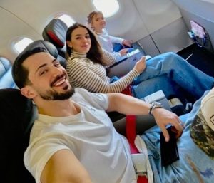 Наум Шопов и семейството му заминаха за Шри Ланка въпреки здравословни предизвикателства