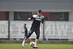 Синовете на Валери Божинов и Кривия тренират с представителния отбор на Локомотив (Пловдив)