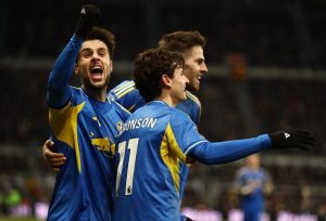 Драма в Нюкасъл: Асистенция на Илия Груев не спаси "Лийдс" от загуба в 102-ата минута