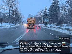 109 снегорина чистят София, транспортът е затруднен