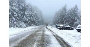 Спряха автобусите и затвориха пътищата към Витоша заради обилния снеговалеж