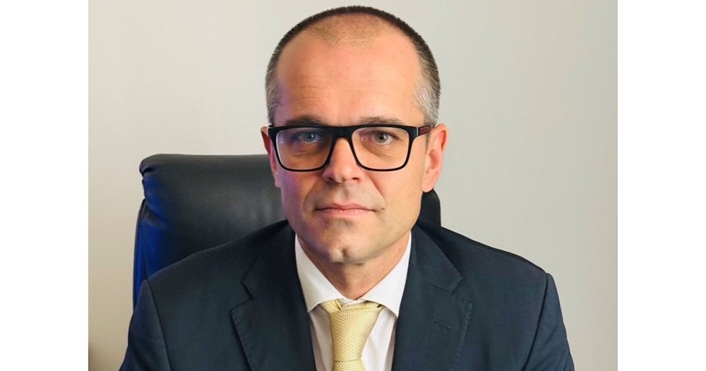 КЗП: Търговците не могат да задължават потребителите да плащат само с карта