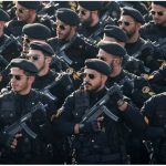 Иранската армия се заканва да защитава националните интереси на фона на ескалиращи протести