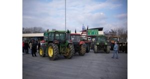 Гръцки фермери решават за исканията си, блокадите по границата продължават