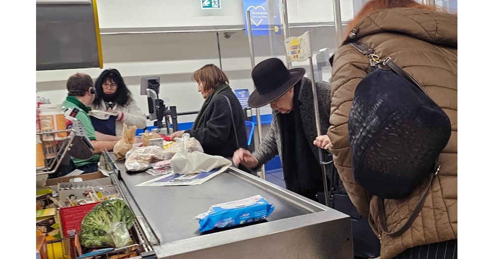 Европа срещу спекулата: Тавани на цени и доброволни замразявания