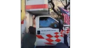 Камион премина през антиирански протест в Лос Анджелис, шофьорът е задържан