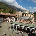 Шок за туристите: Мекицата до Рилския манастир вече е 1 евро