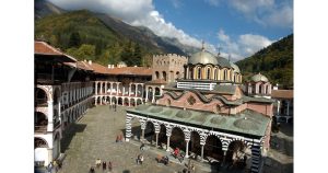 Шок за туристите: Мекицата до Рилския манастир вече е 1 евро