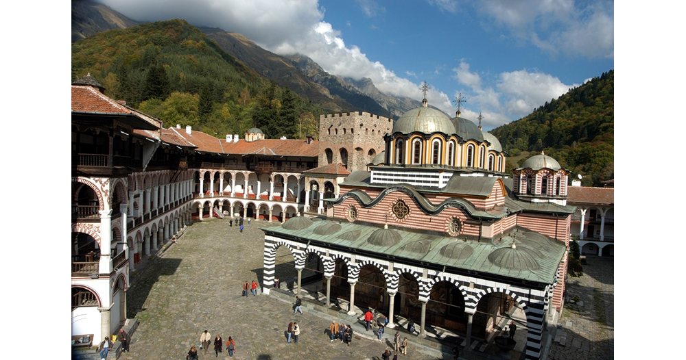 Шок за туристите: Мекицата до Рилския манастир вече е 1 евро