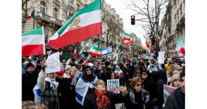 Ирански медици: Жертвите от протестите са толкова много, че слагаме телата едно върху друго