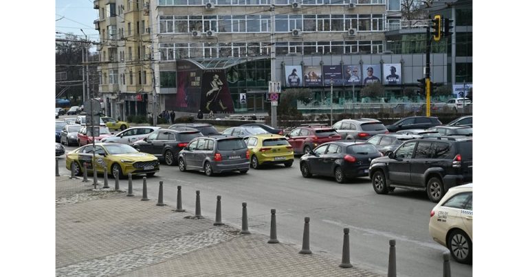 Хаос на бул. „Цар Освободител“: Неработещ светофар създава рискове