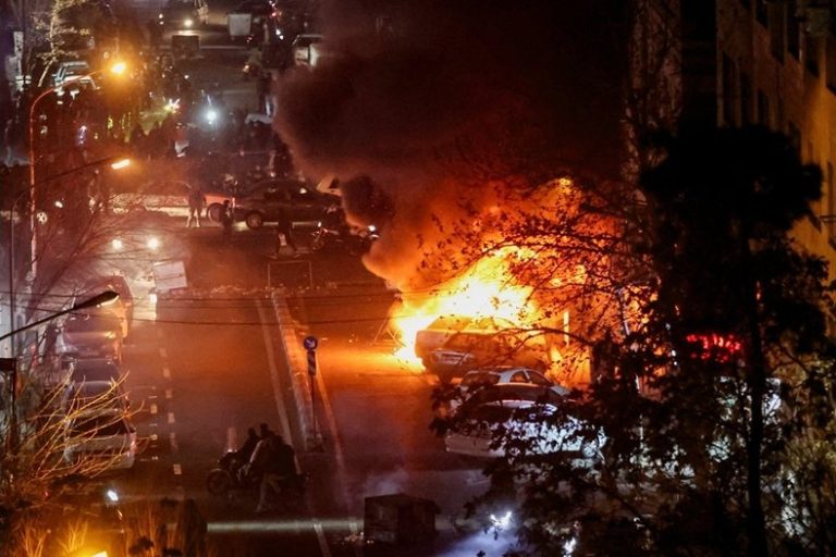 Иран възстановява международните обаждания след дни на комуникационна блокада Иран възстановява международните обаждания след дни на комуникационна блокада