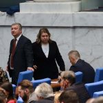 Приеха закон за 10% надценка и безплатна обмяна на лев в евро