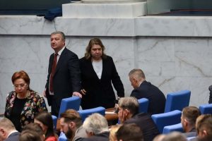 Приеха закон за 10% надценка и безплатна обмяна на лев в евро