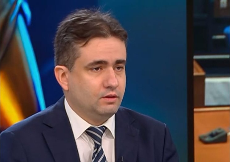 Божидар Божанов предизвиква: Покажете как се манипулират машините за гласуване