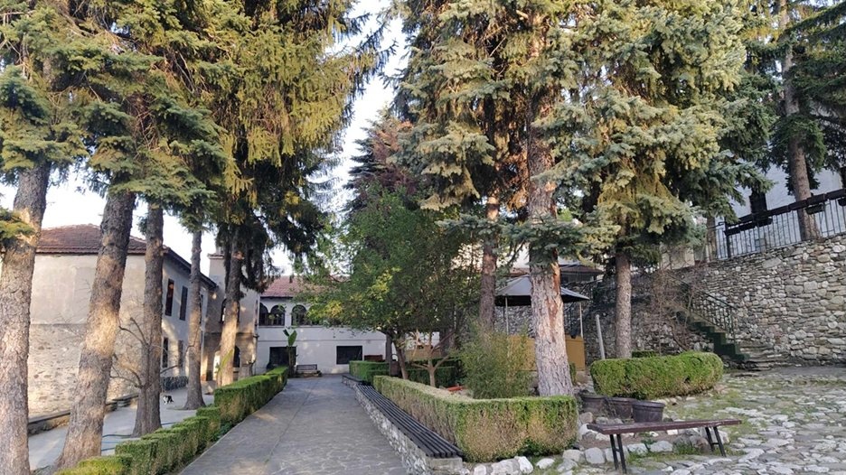 Тройни обири в Белащица: Манастирът "Свети Георги" под обсада, игуменката живее в страх