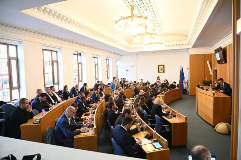 Антон Бранков положи клетва като общински съветник в СОС на фона на остри критики Антон Бранков положи клетва като общински съветник в СОС на фона на остри критики