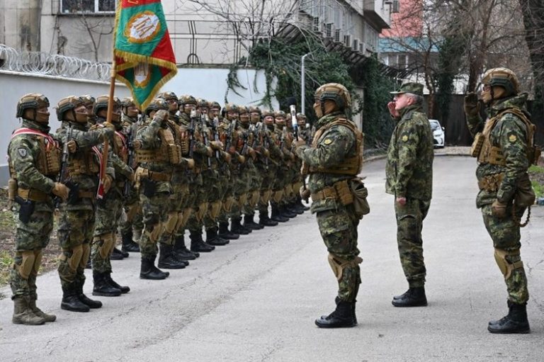 Адмирал Ефтимов: България вече разполага със специални формирования по земя, въздух и вода Адмирал Ефтимов: България вече разполага със специални формирования по земя, въздух и вода