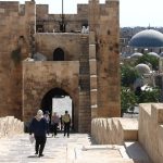 Сирийската армия навлиза в стратегически район край Алепо след изтегляне на кюрдите