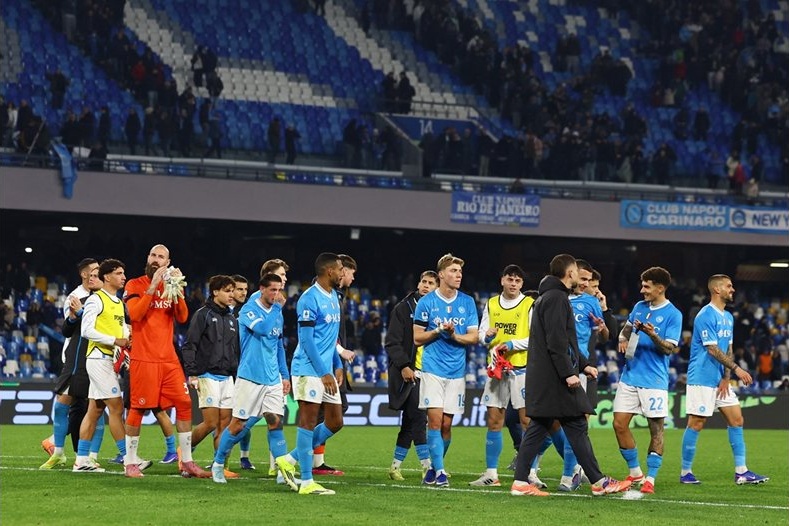 „Наполи“ се върна към победите и преследва „Интер“ в Серия А