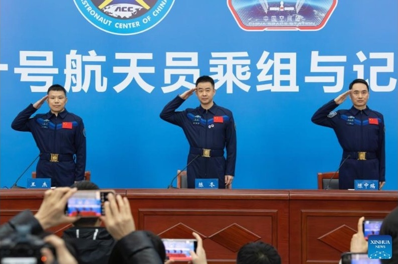 Тайконавтите от „Шънджоу-20“ разкриха драматични подробности след завръщането си