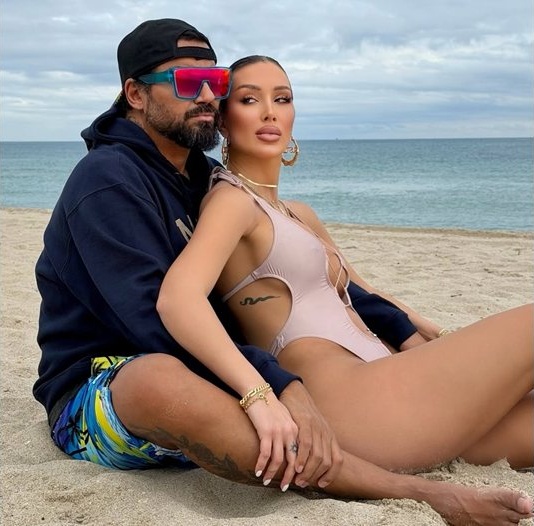 Азис от Маями: Приятелството е моят свят на 47 години