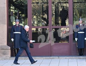 Напрежение в Президентството часове преди обръщението на Румен Радев