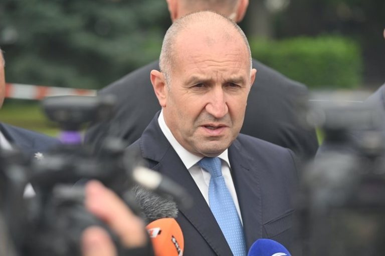 Румен Радев обяви, че няма да е президент, намеква за нов политически проект Румен Радев обяви, че няма да е президент, намеква за нов политически проект