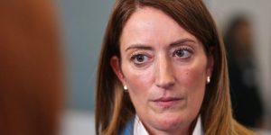 Роберта Мецола приветства България в еврозоната с „Добре дошли“ на български