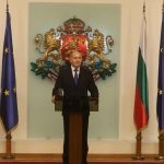 Радев подава оставка, Йотова става първата жена президент